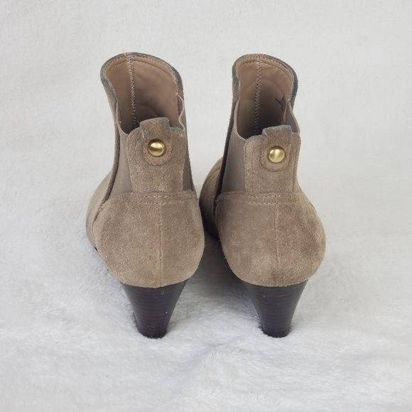 BCBG Generation Taupe Suede Leather Almond Toe Ankle Wedge Boots Size 8.5 - Picture 6 of 8